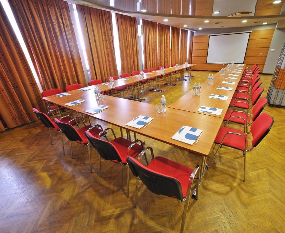 Hotel Sport Bełchatów Екстериор снимка
